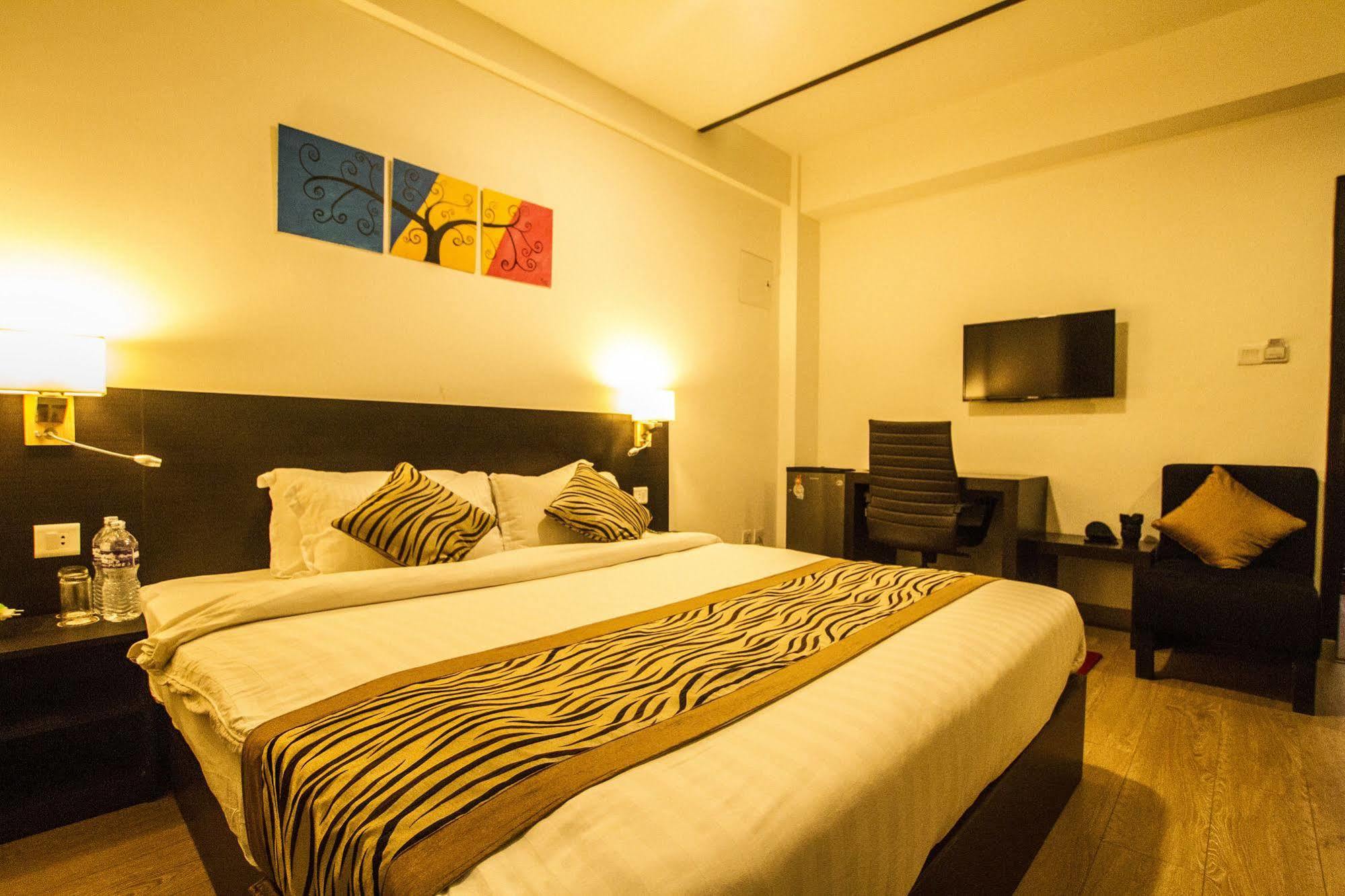 Gaju Suite Hotel Katmandu Dış mekan fotoğraf